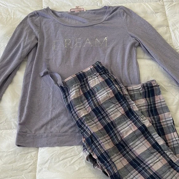 Classic Victoria Secret Robe + Pajama Set Size Small - Picture 2 of 4